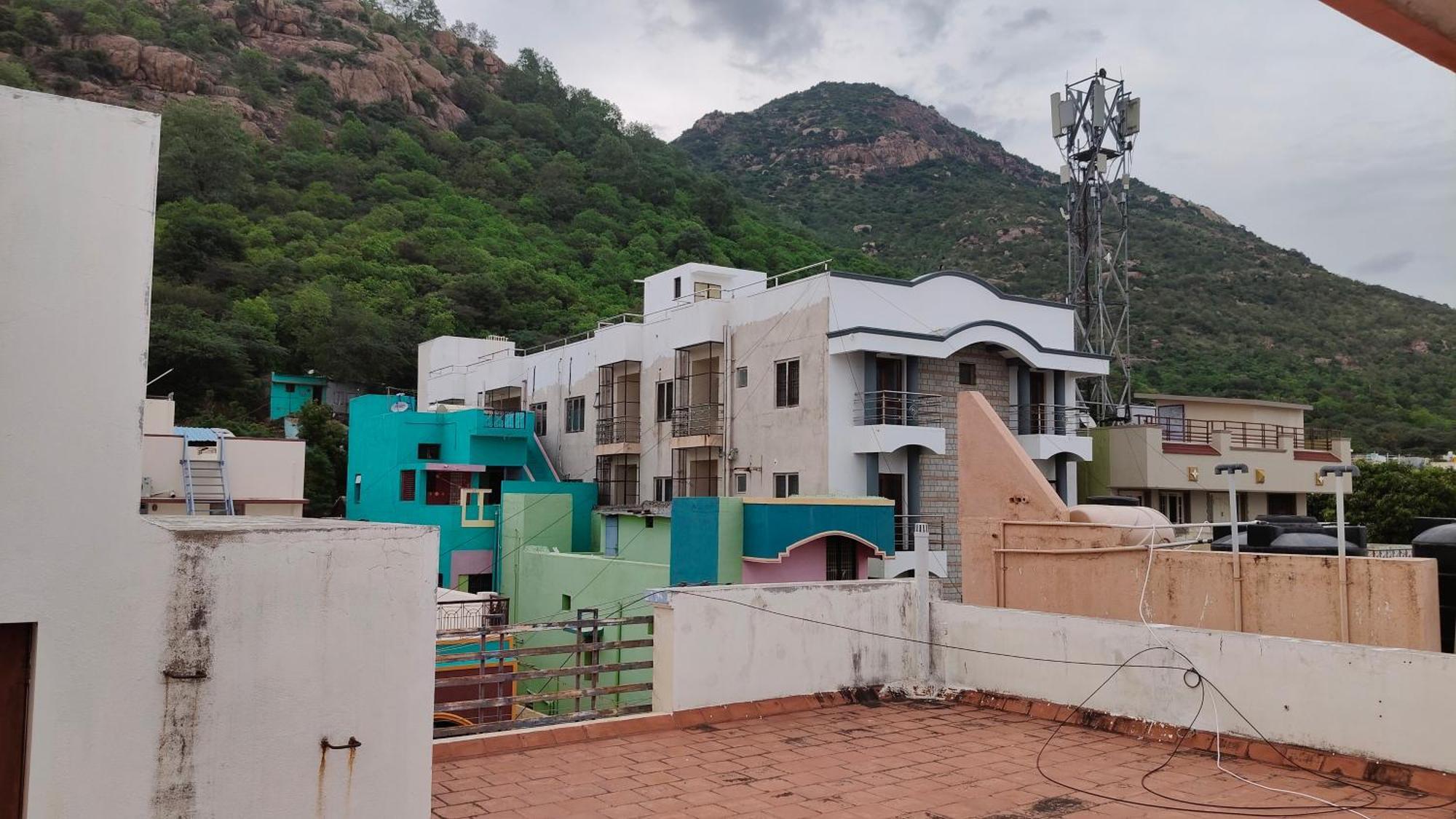 Dheeksha Homestay Тируваннамалай Экстерьер фото